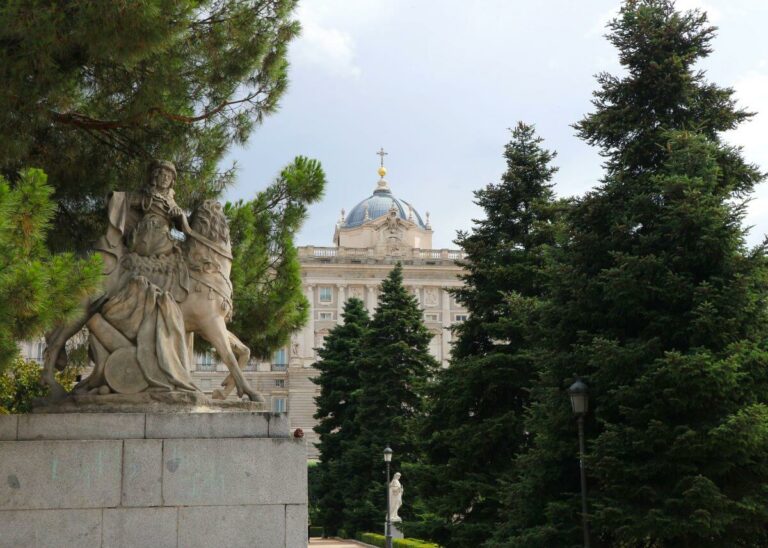 Puerta Real, Madrid